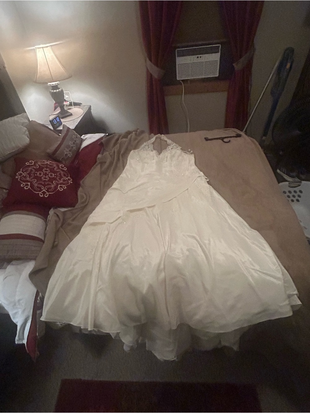 David's Bridal Ivory Lace Bodice A-Line Wedding Dress